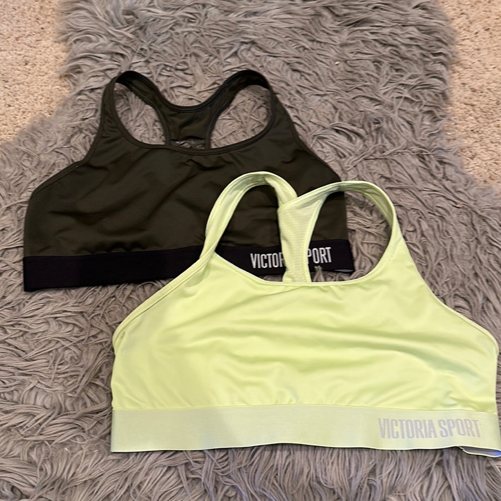 2 Victoria’s Secret sports bras